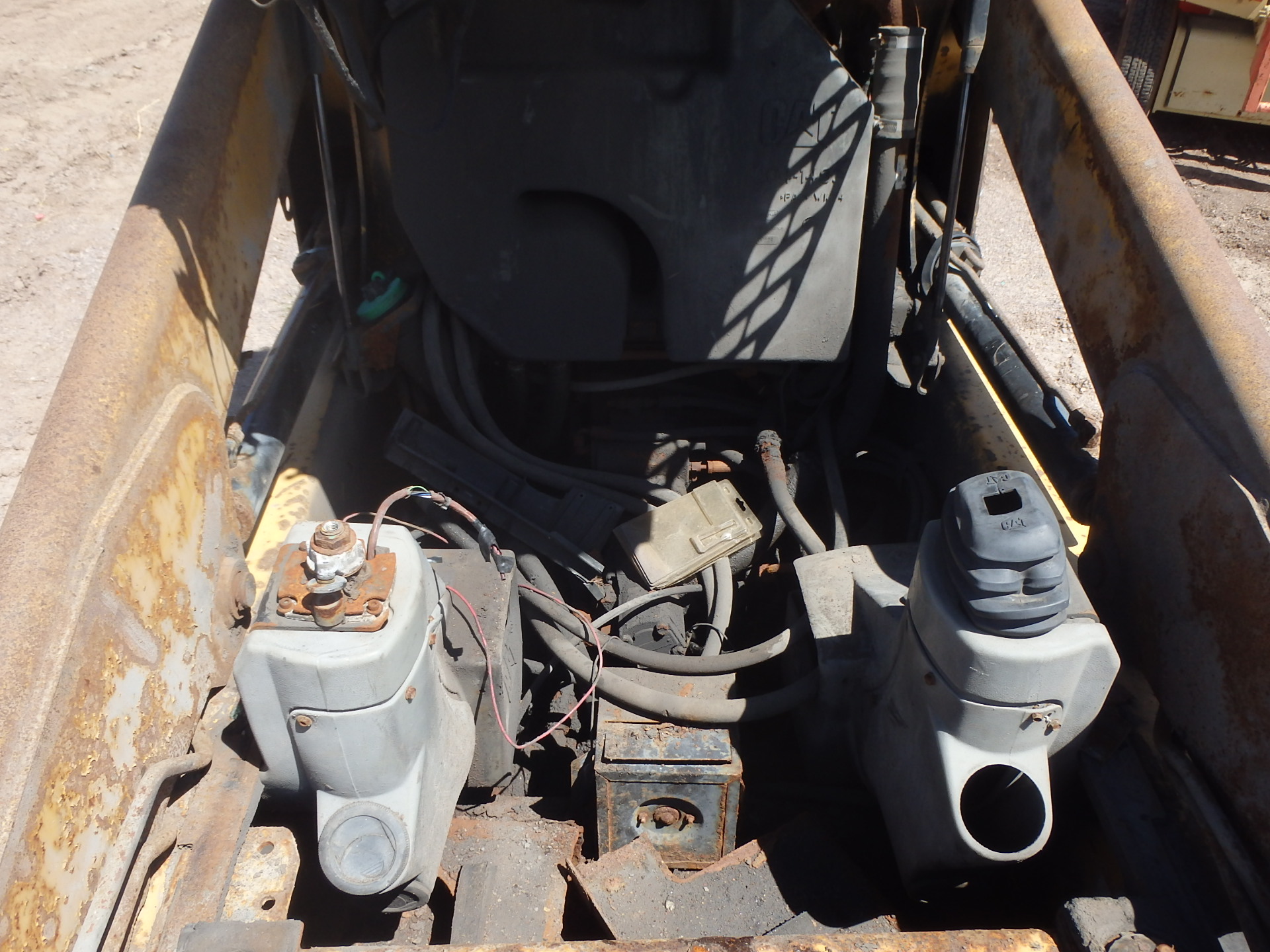 ./imagenes/INVOICE/2019/10836/CATERPILLAR 236 (50).JPG